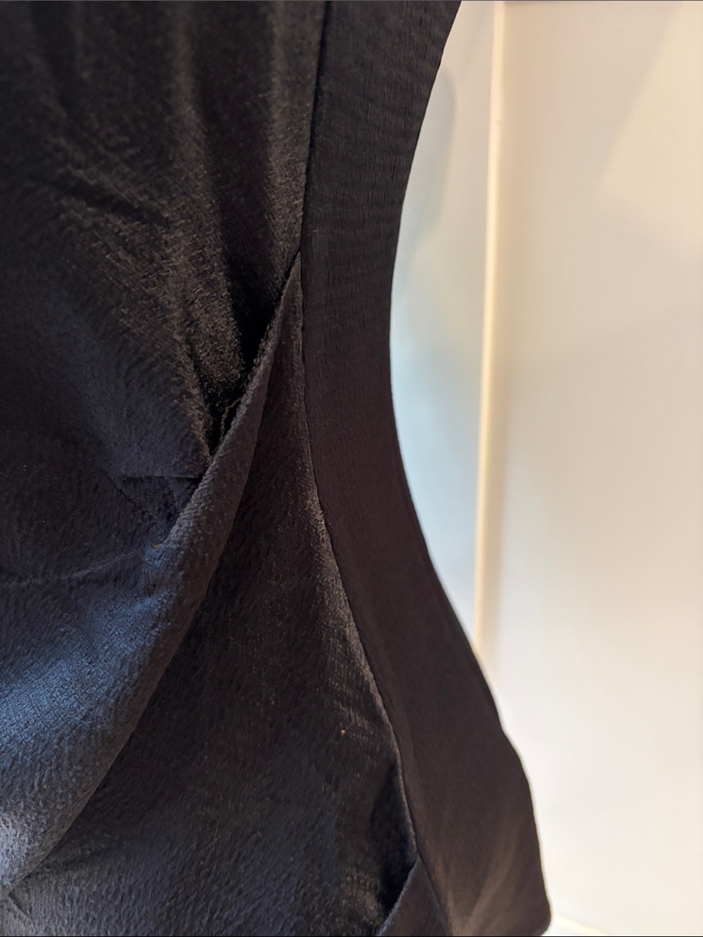NEW Banana Republic Hammered Satin finish Black Sleeveless Ruched Blouse - Picture 6 of 12